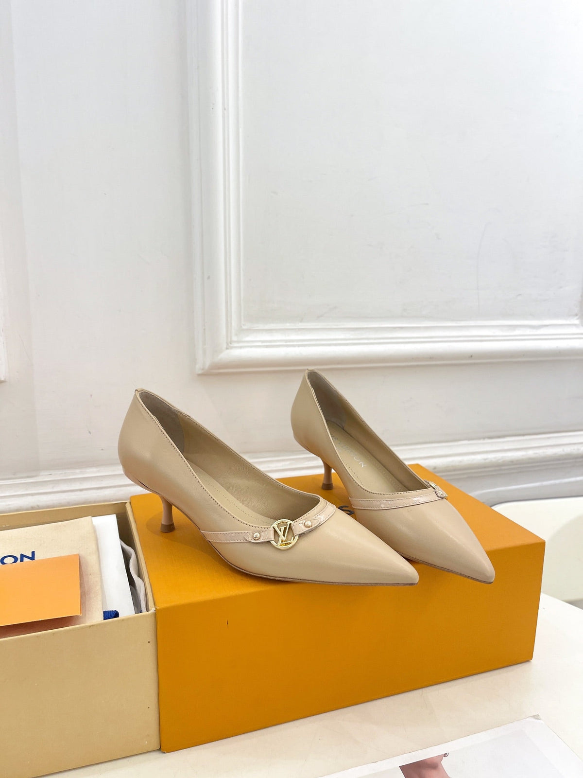 6AM HIGH PUMP 5 CM IN BISQUE BEIGE CALFSKIN
