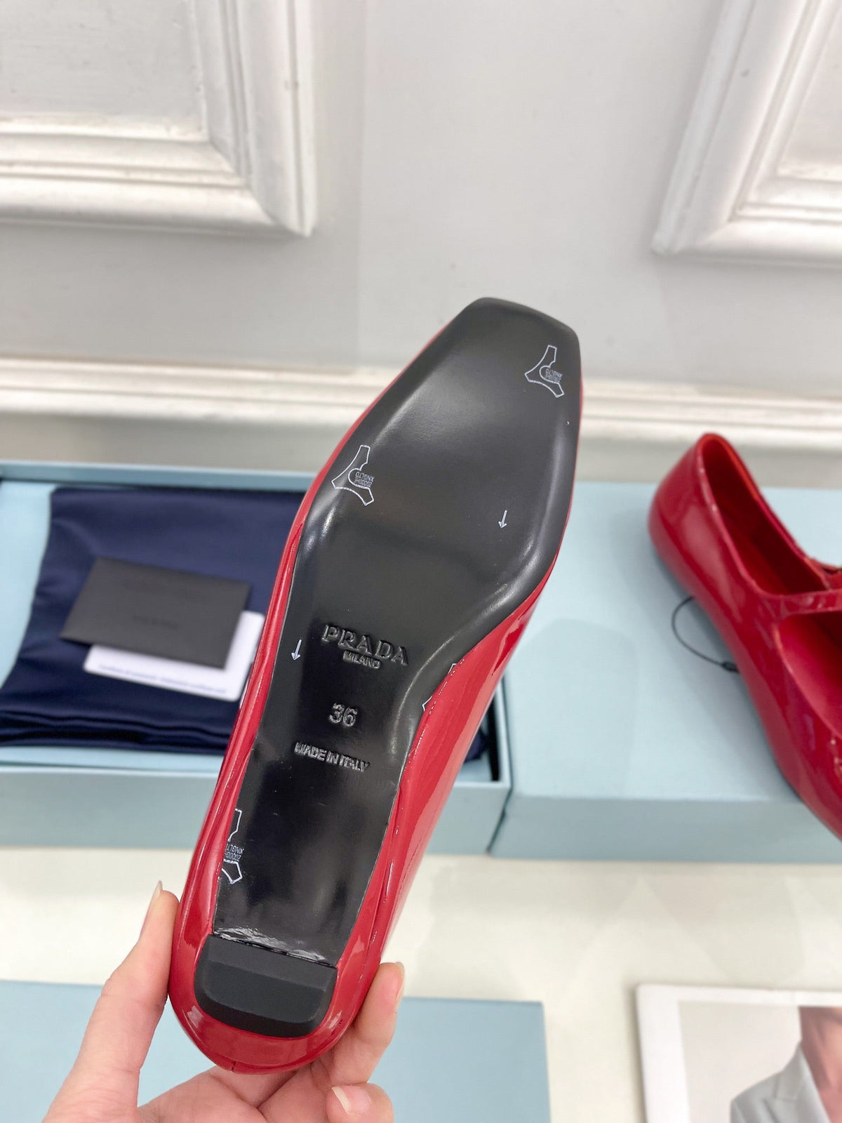 MARY JANE FLATS SQUARE TOE IN CRIMSON RED PATENT SHEEPSKIN