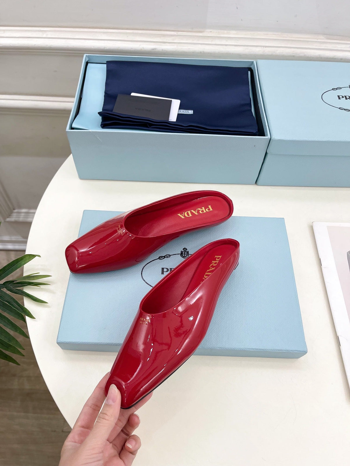 MULES SQUARE TOE IN RED SHINY CALFSKIN
