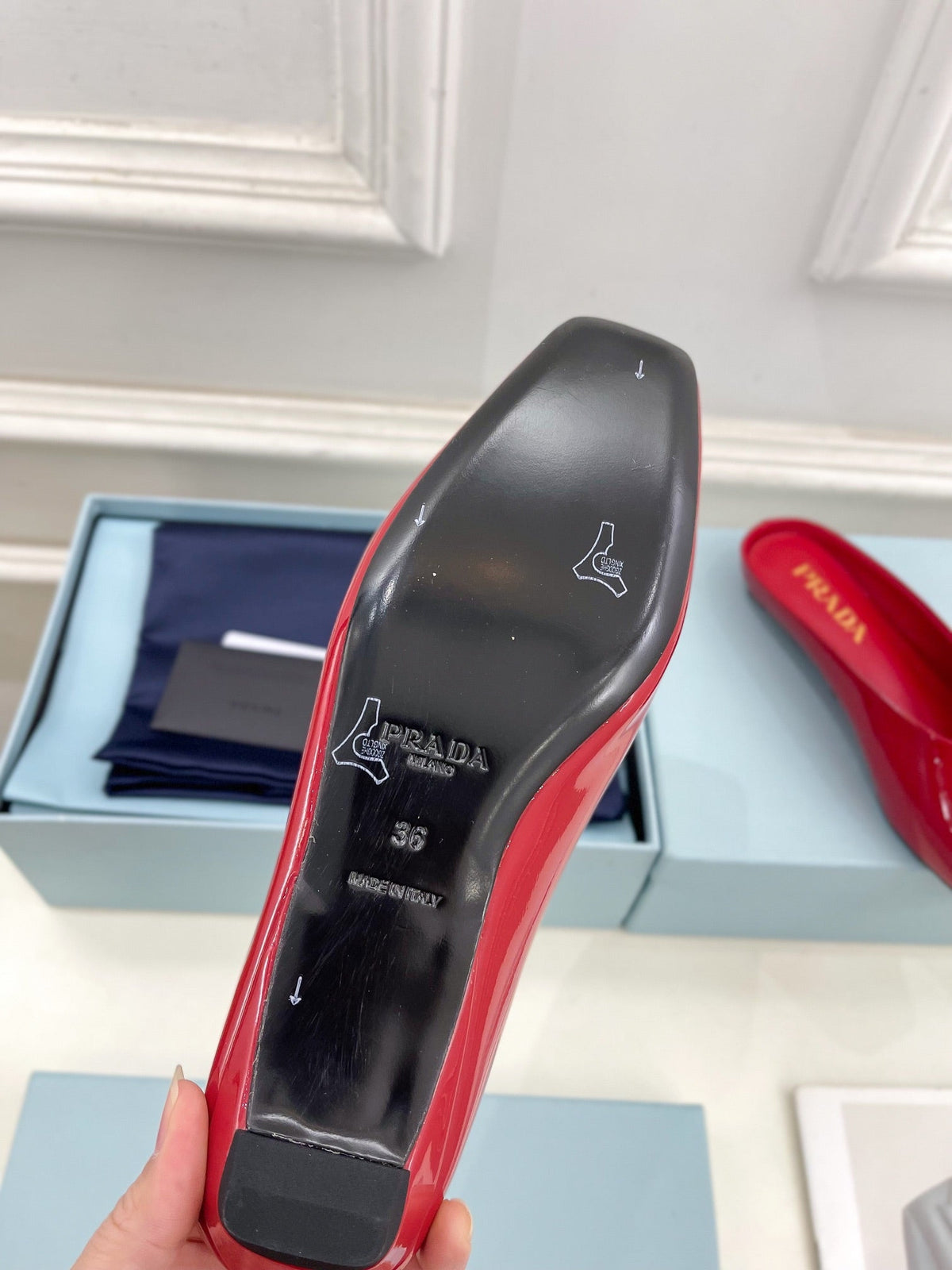 MULES SQUARE TOE IN RED SHINY CALFSKIN