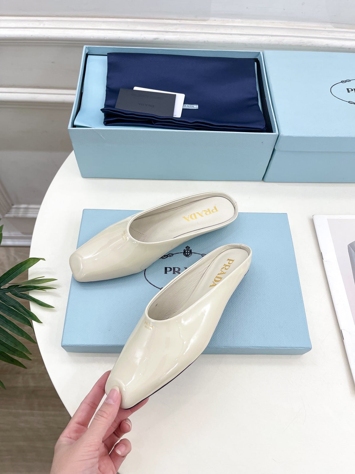 MULES SQUARE TOE IN WHITE SHINY CALFSKIN