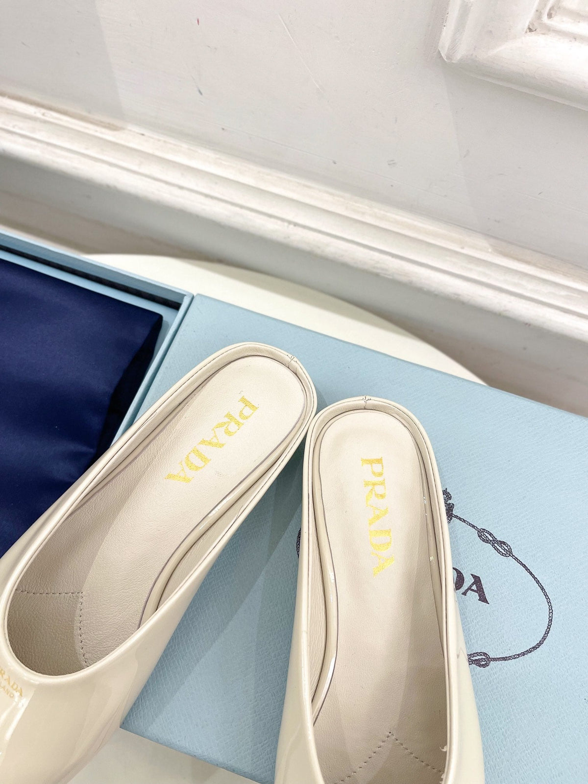 MULES SQUARE TOE IN WHITE SHINY CALFSKIN