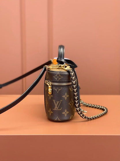LV Vanity Chain Pouch