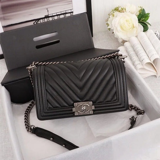Chanel Le Boy Handbag – Chain Bag Black
