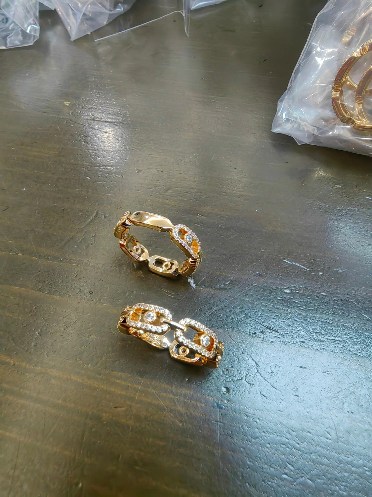MOVE LINK PAVED DIAMOND RING