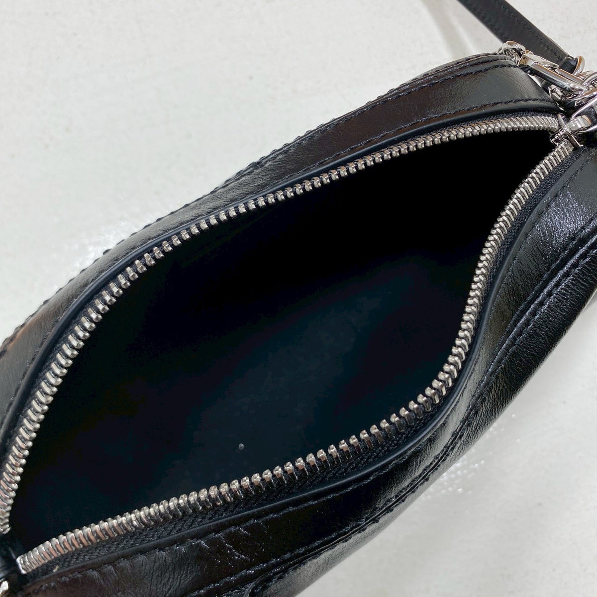 Louis Vuitton Pochette Vibe in black